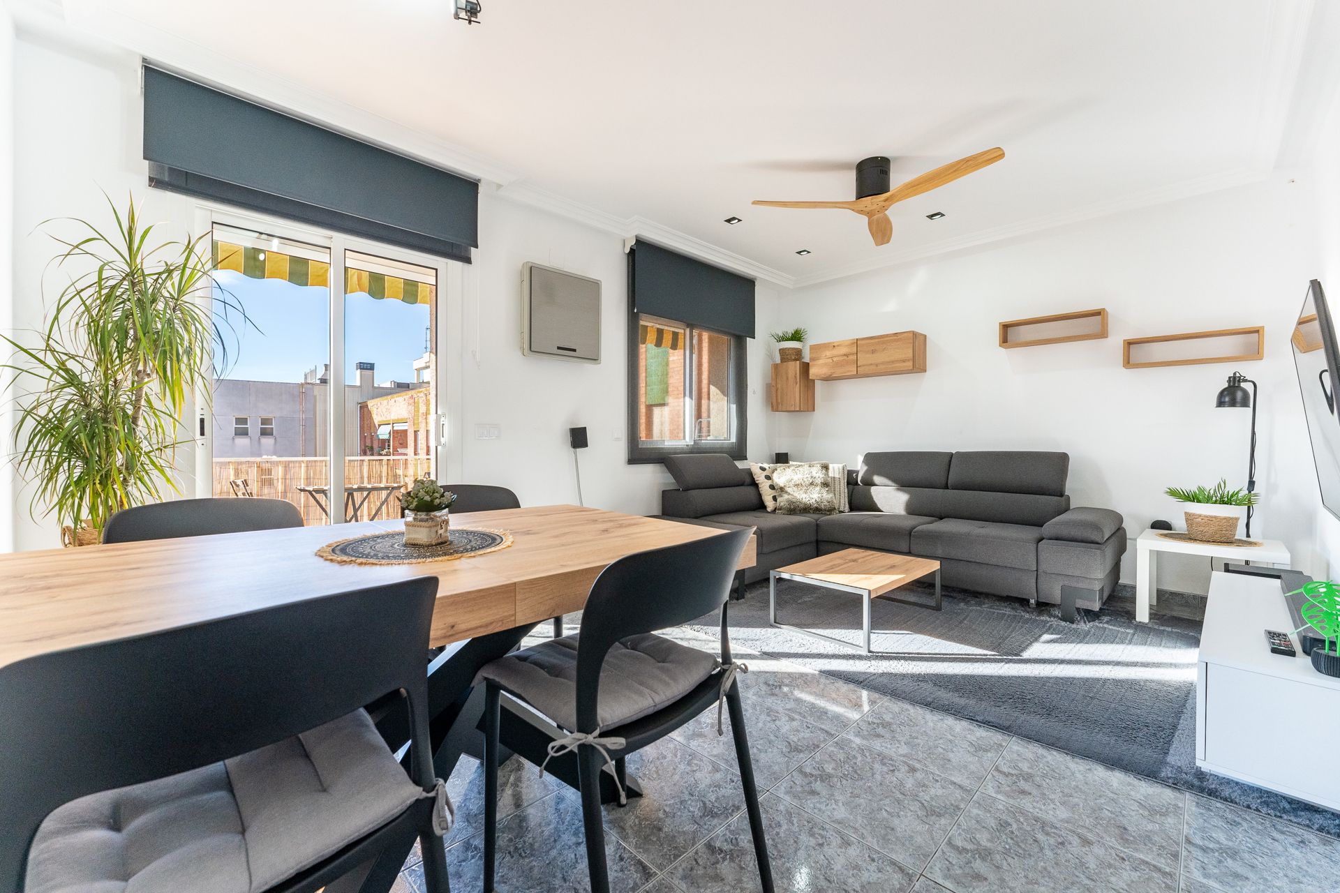 Living room of Flat for sale in Reus  with Air Conditioner, Balcony and Home automation