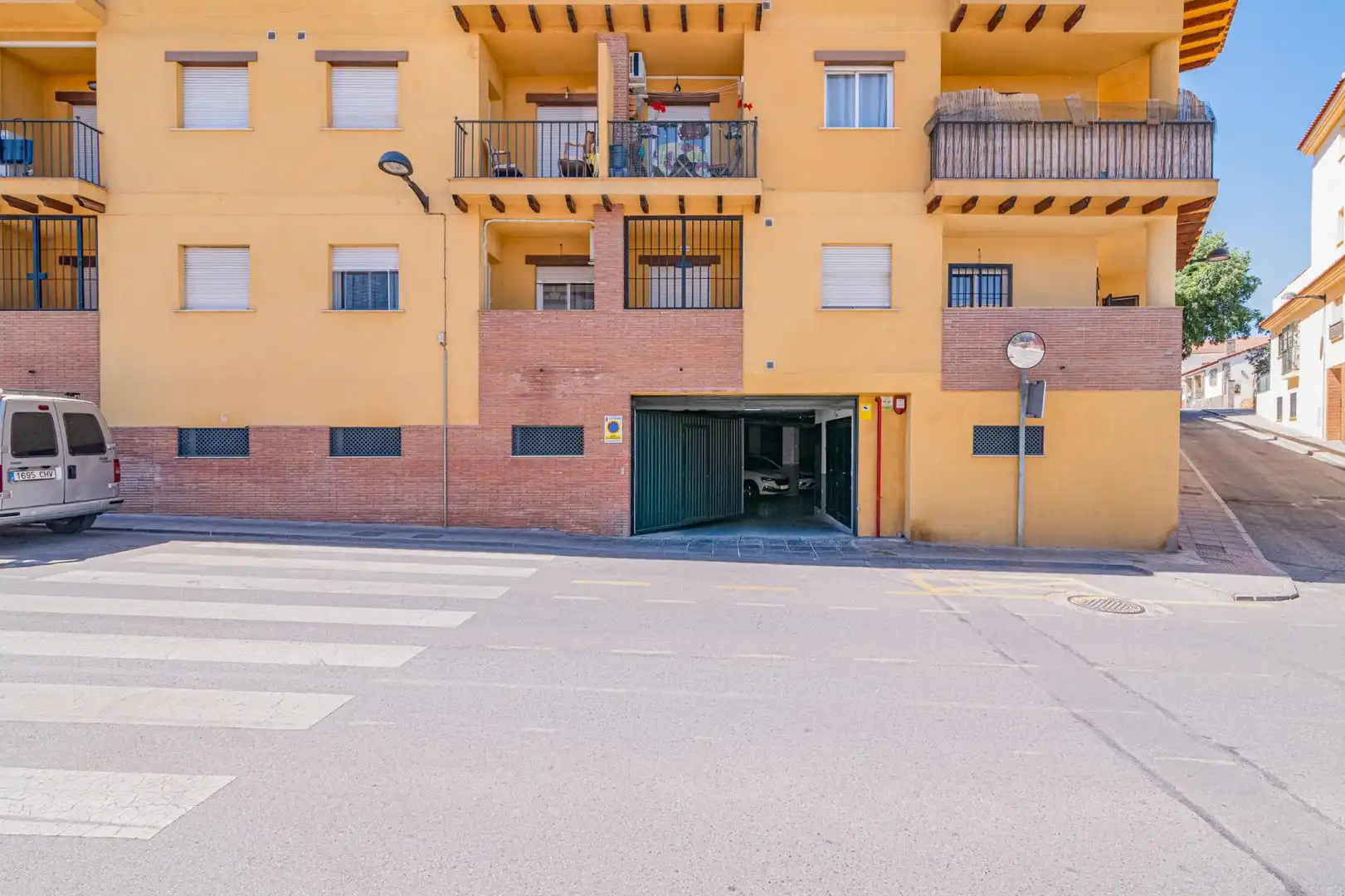 Vista exterior de Planta baixa en venda en La Zubia amb Aire condicionat, Calefacció i Moblat