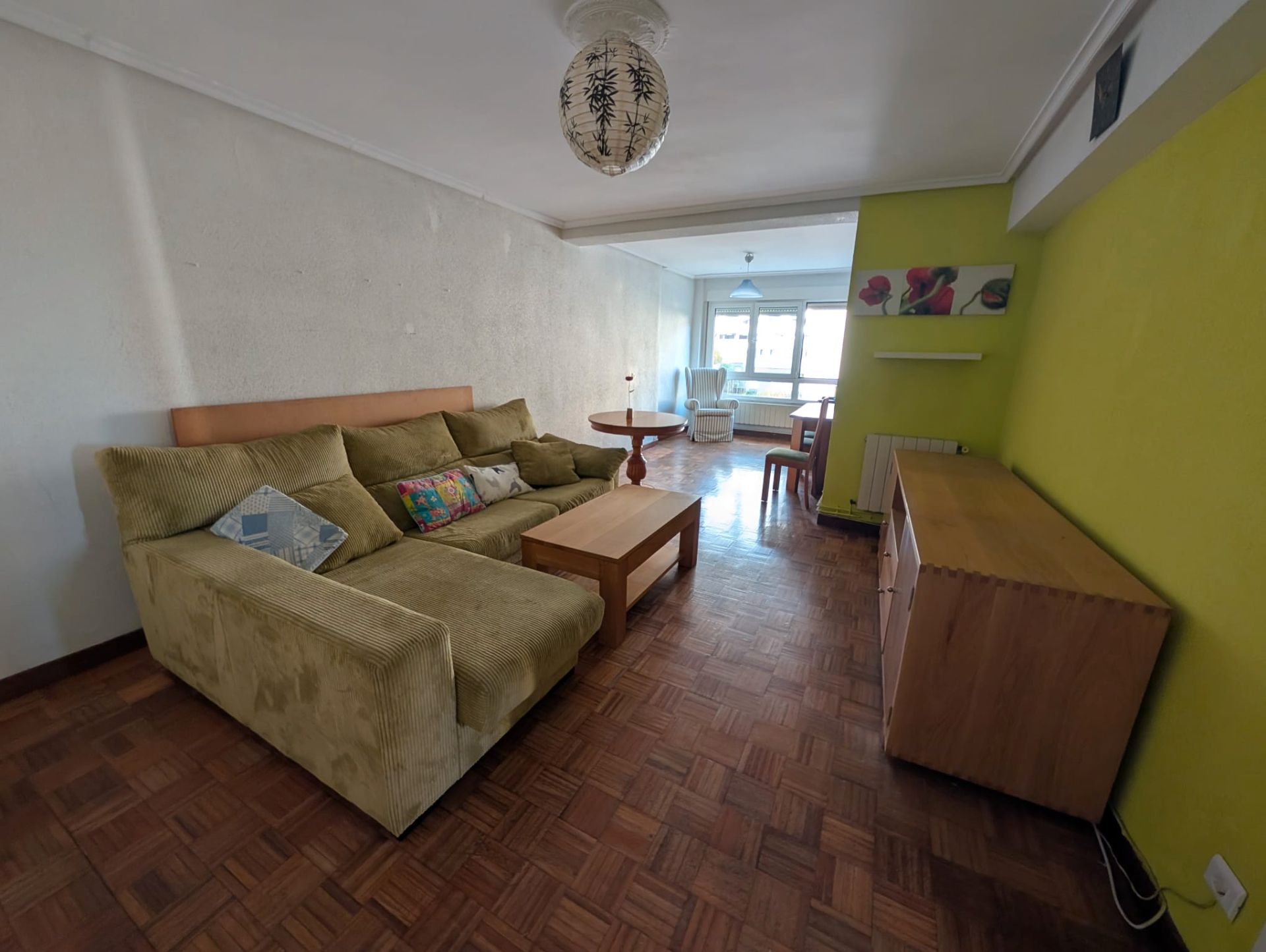 Sala d'estar de Pis en venda en Santander amb Calefacció