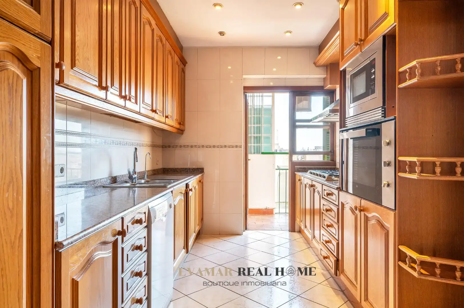 Kitchen of Flat for sale in  Palma de Mallorca  with Air Conditioner, Terrace and Alarm