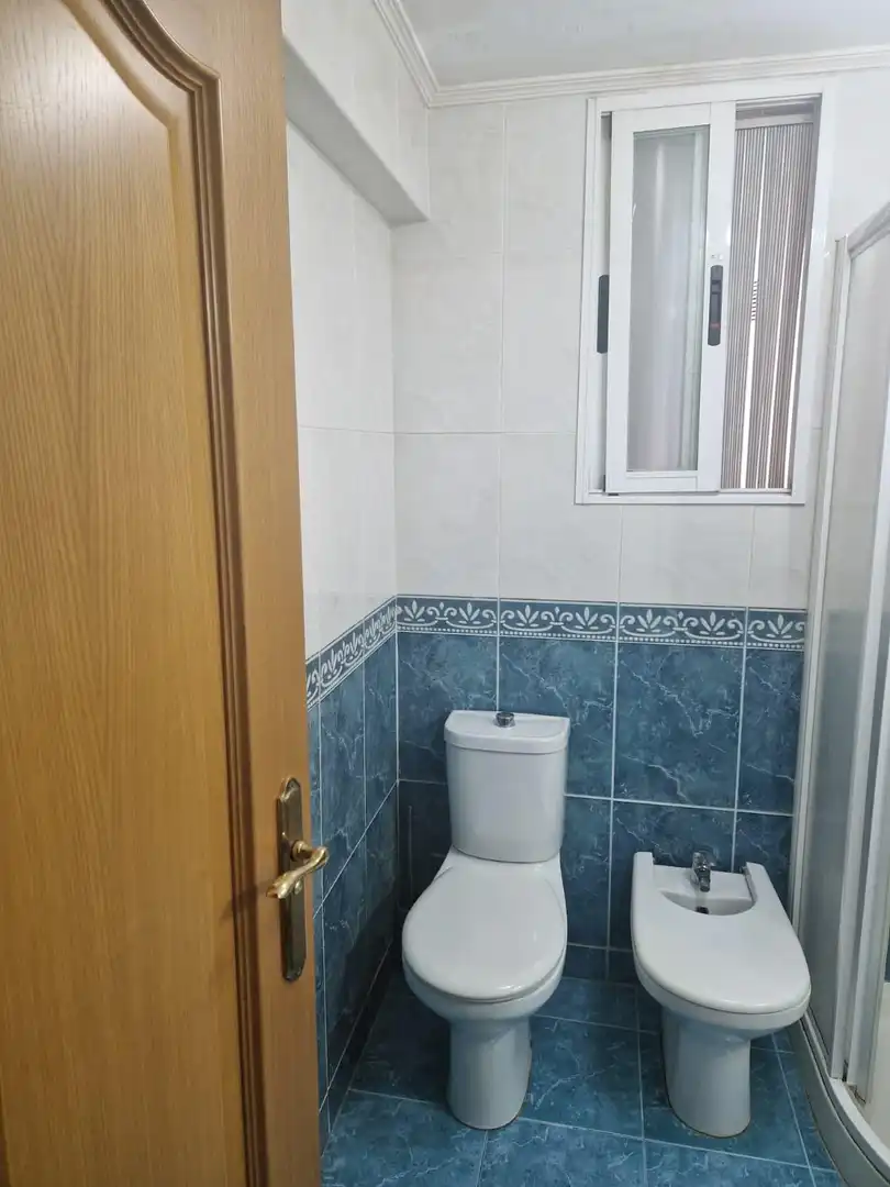 Badezimmer von Wohnung zum Verkauf in Castellón de la Plana / Castelló de la Plana mit Abstellraum und Möbliert