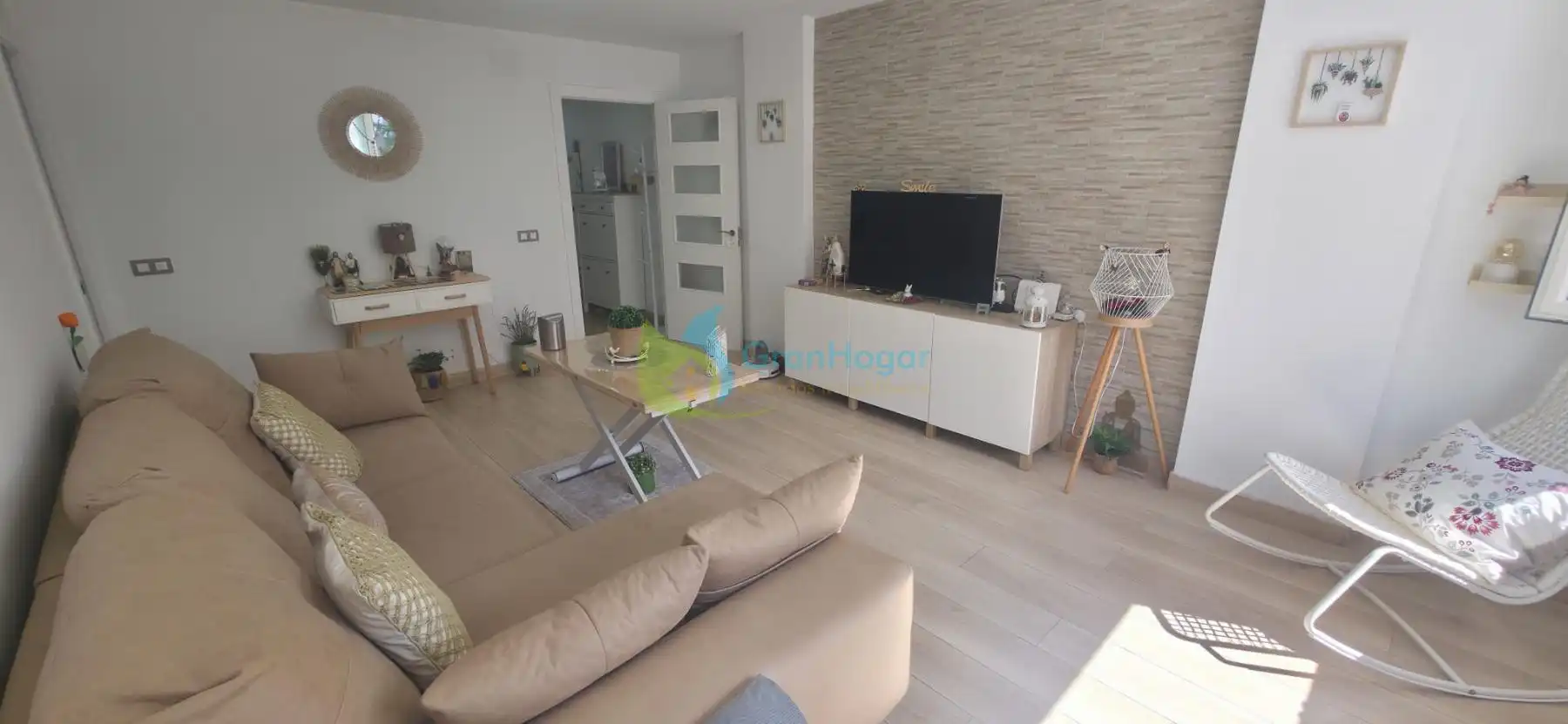 Living room of Flat for sale in Sevilla  with Furnished and Balcony