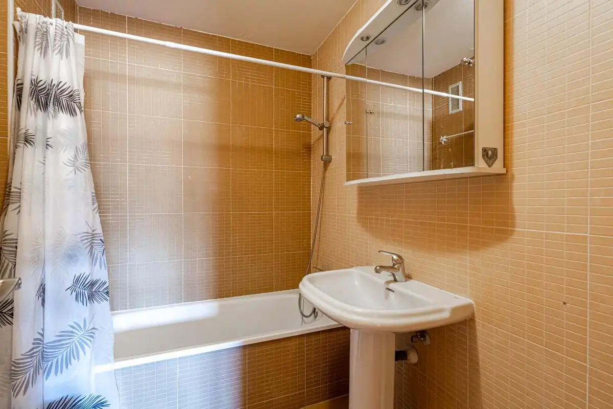 Bathroom of Flat for sale in Toledo  with Heating, Private garden and Swimming Pool