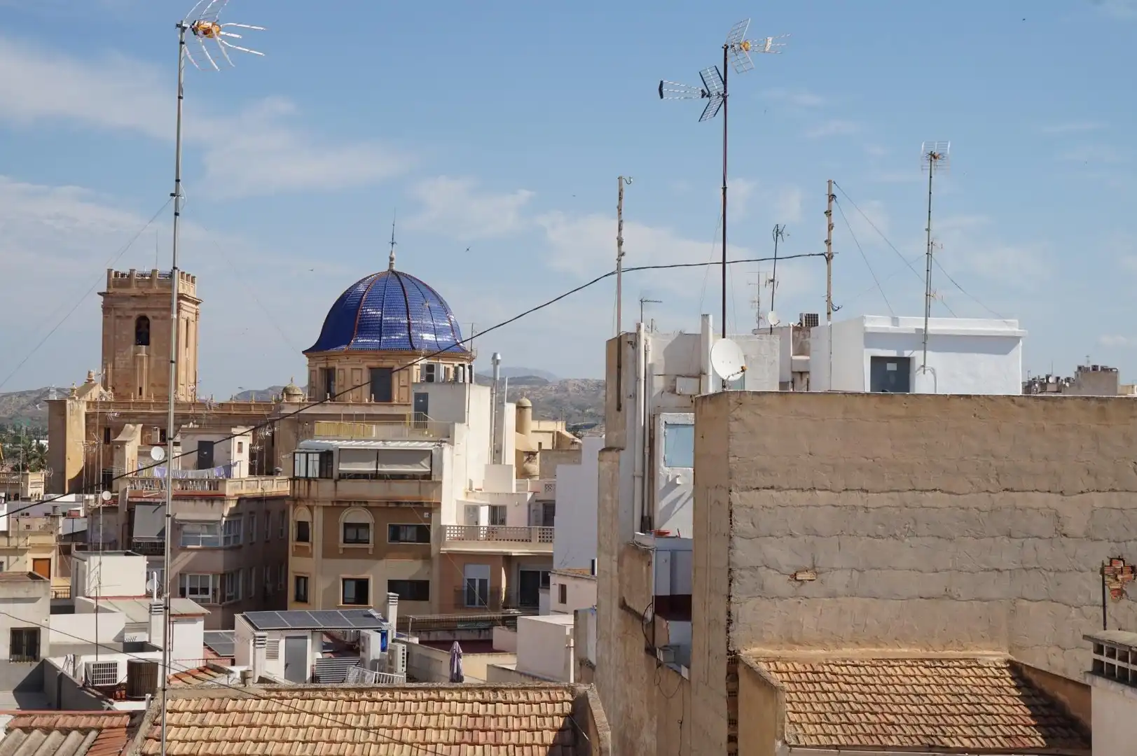 Vista exterior de Piso en venta en Elche / Elx con Aire acondicionado, Trastero y Balcón