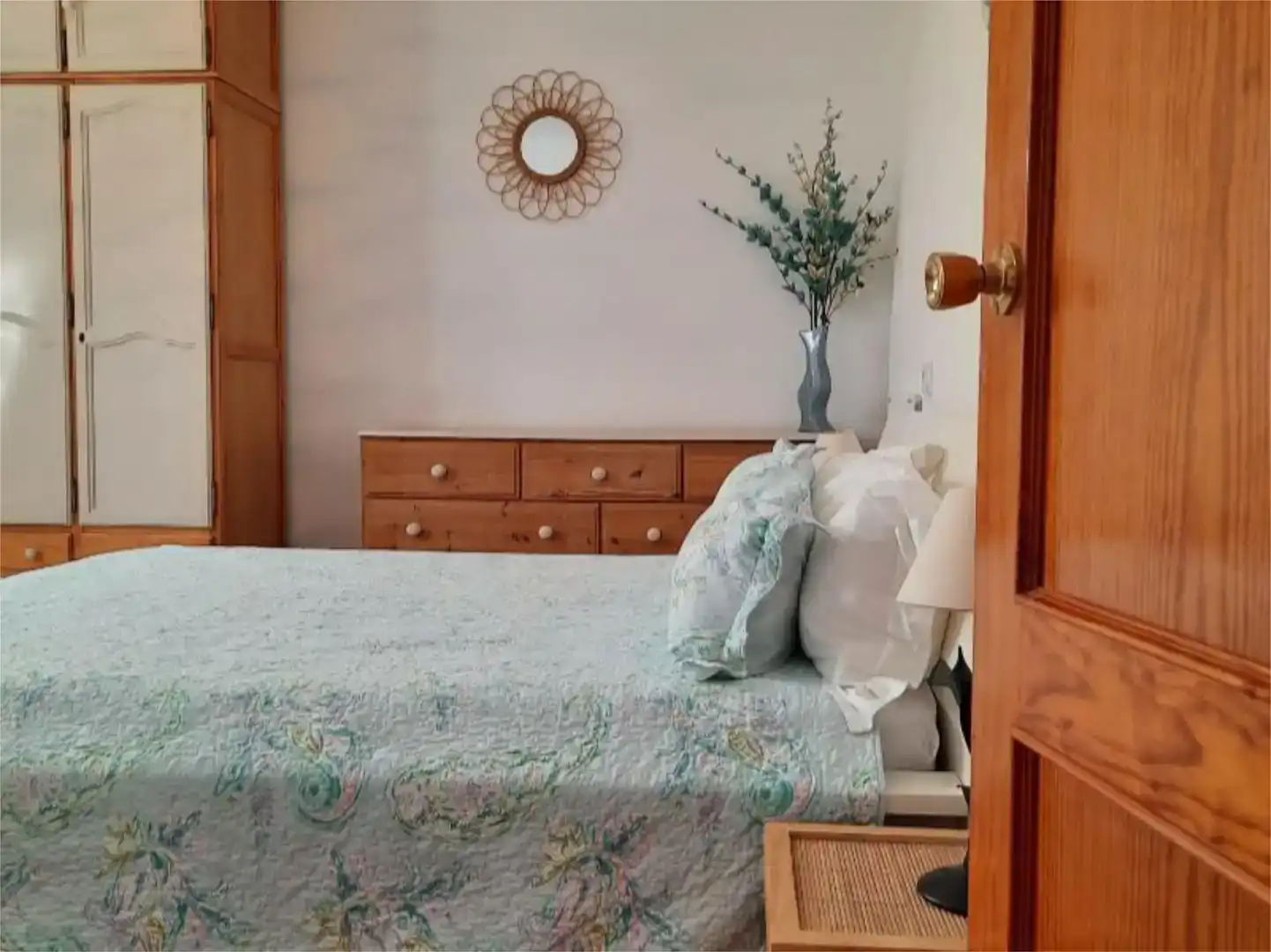 Dormitori de Finca rústica en venda en Iznájar amb Aire condicionat, Piscina i Balcó