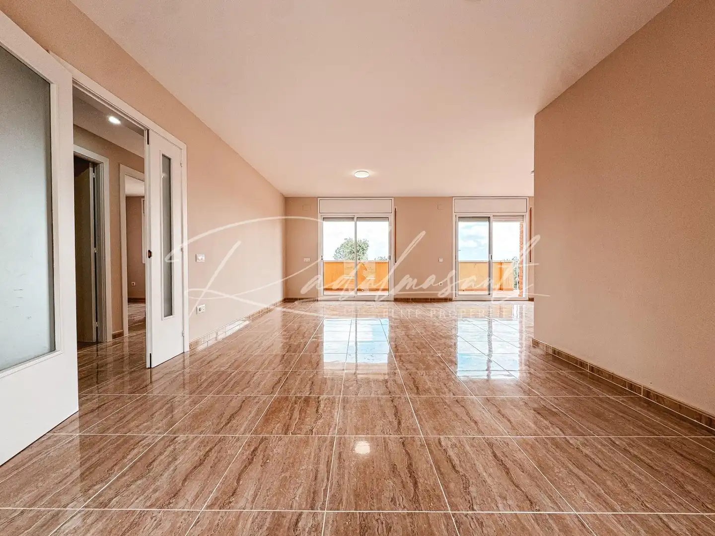 Wohnzimmer von Einfamilien-Reihenhaus zum Verkauf in Alcover mit Privatgarten und Terrasse