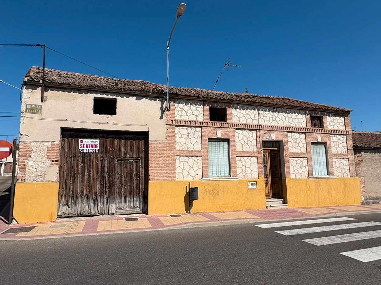 Vista exterior de Finca rústica en venda en Íscar amb Calefacció, Jardí privat i Traster