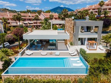 Casa amb piscina en venda a Nueva Andalucía