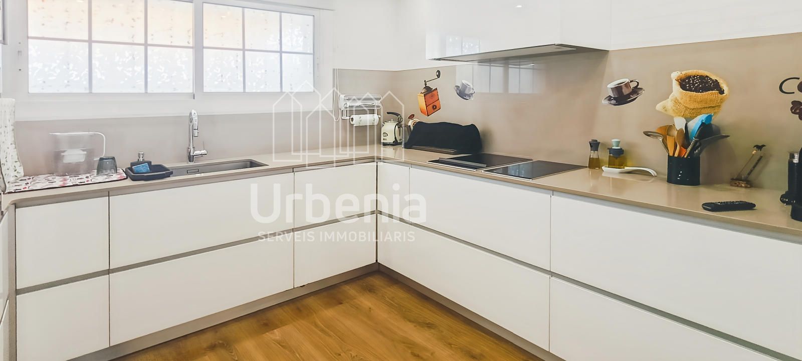 Kitchen of House or chalet for sale in Premià de Dalt  with Air Conditioner, Heating and Private garden