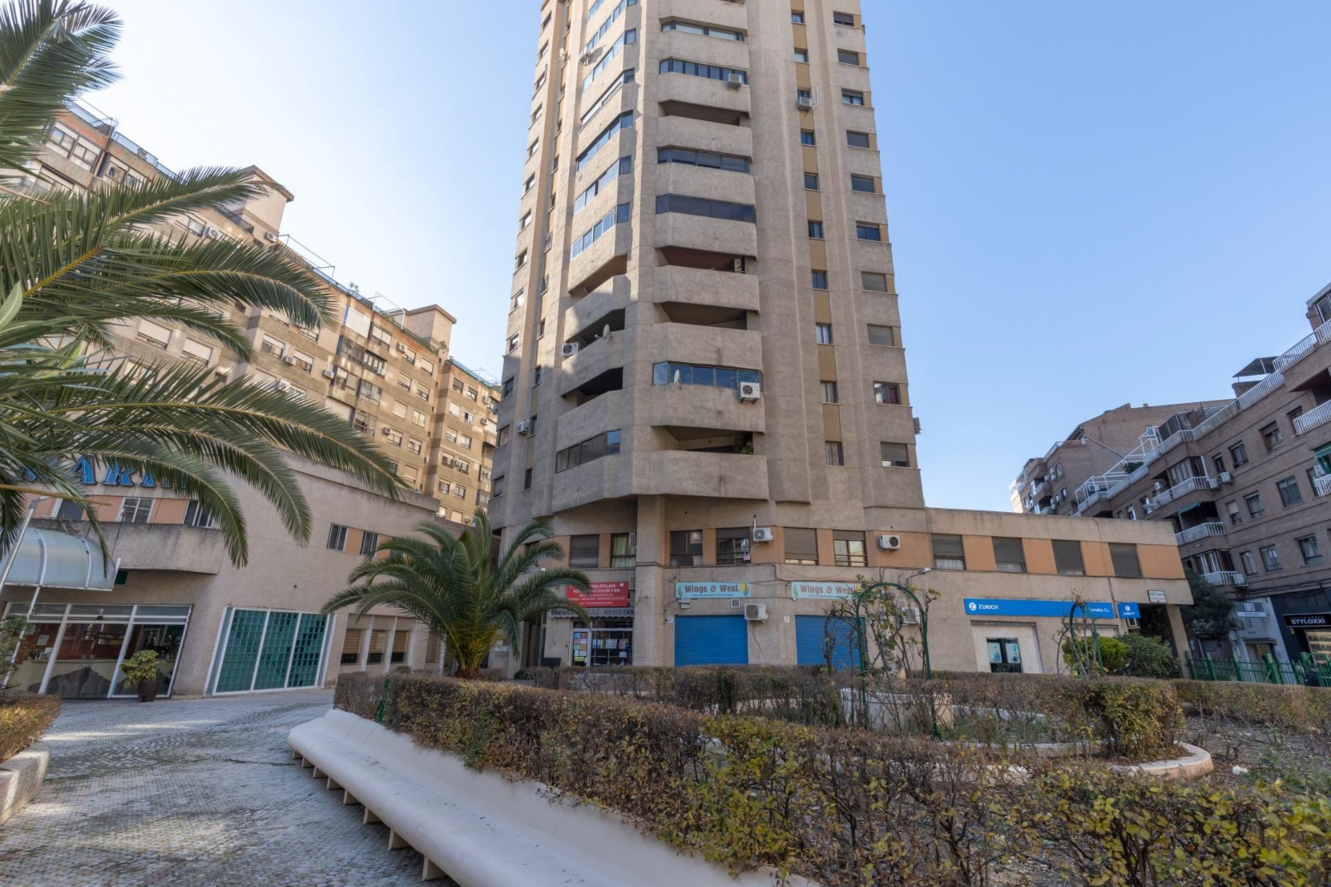 Exterior view of Flat for sale in  Granada Capital
