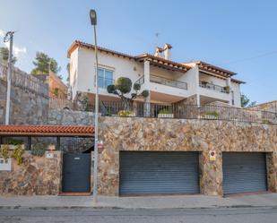 Exterior view of Single-family semi-detached for sale in Vallirana  with Air Conditioner, Heating and Private garden