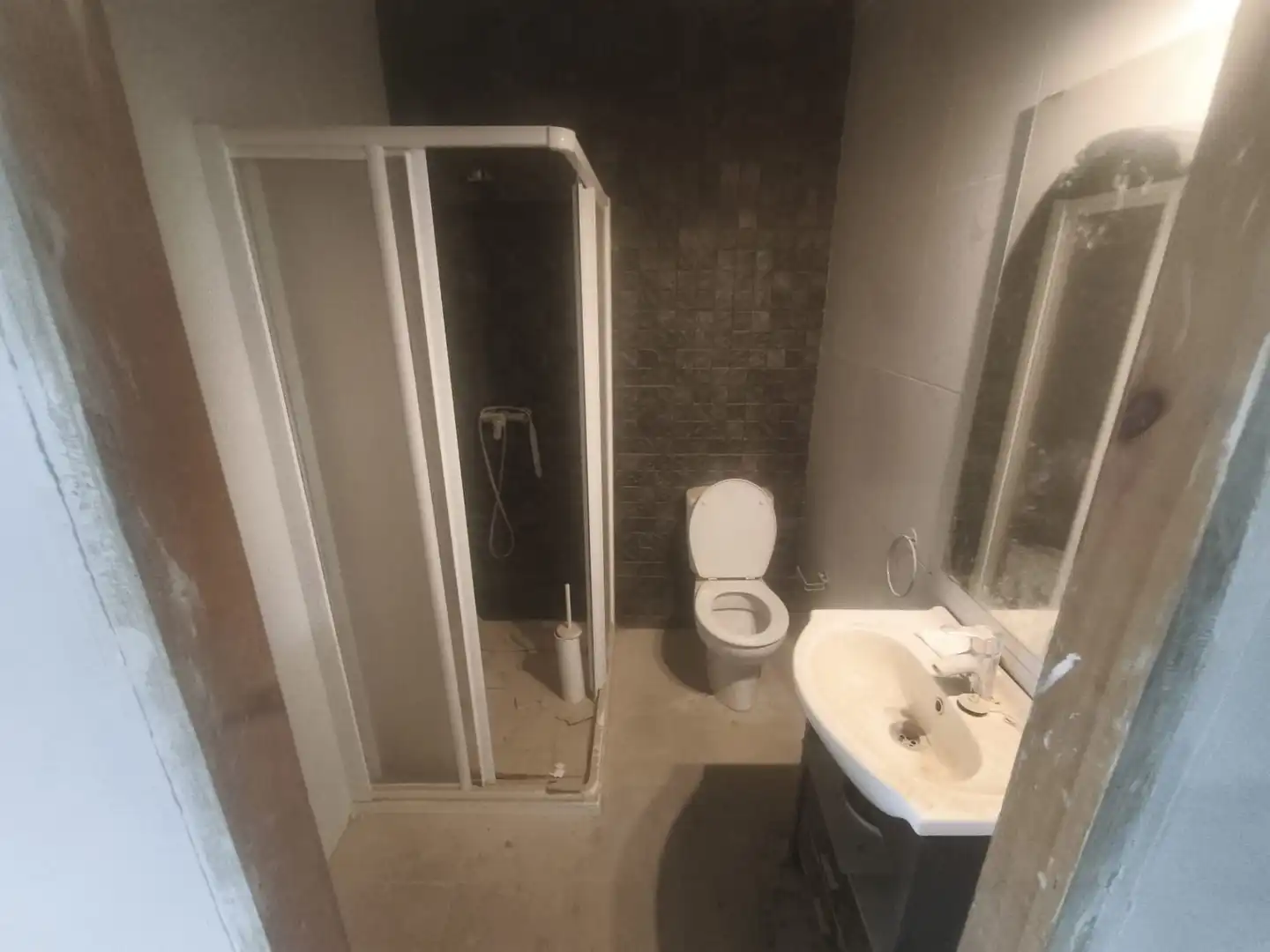 Bathroom of Houses for sale in Ourense Capital   with Heating and Private garden
