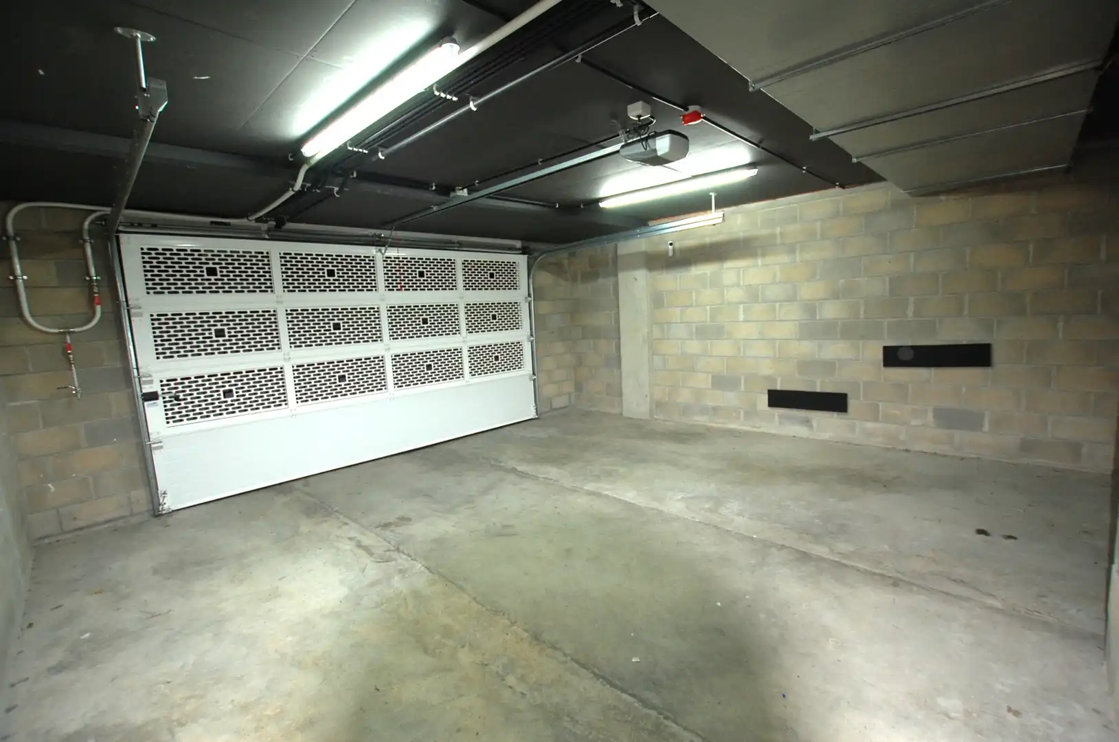 Parking of Detached homes for rent in Gavà  with Air Conditioner, Heating and Private garden