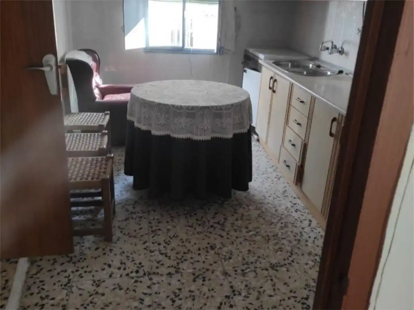 Cuina de Casa adosada en venda en Guadix amb Balcó