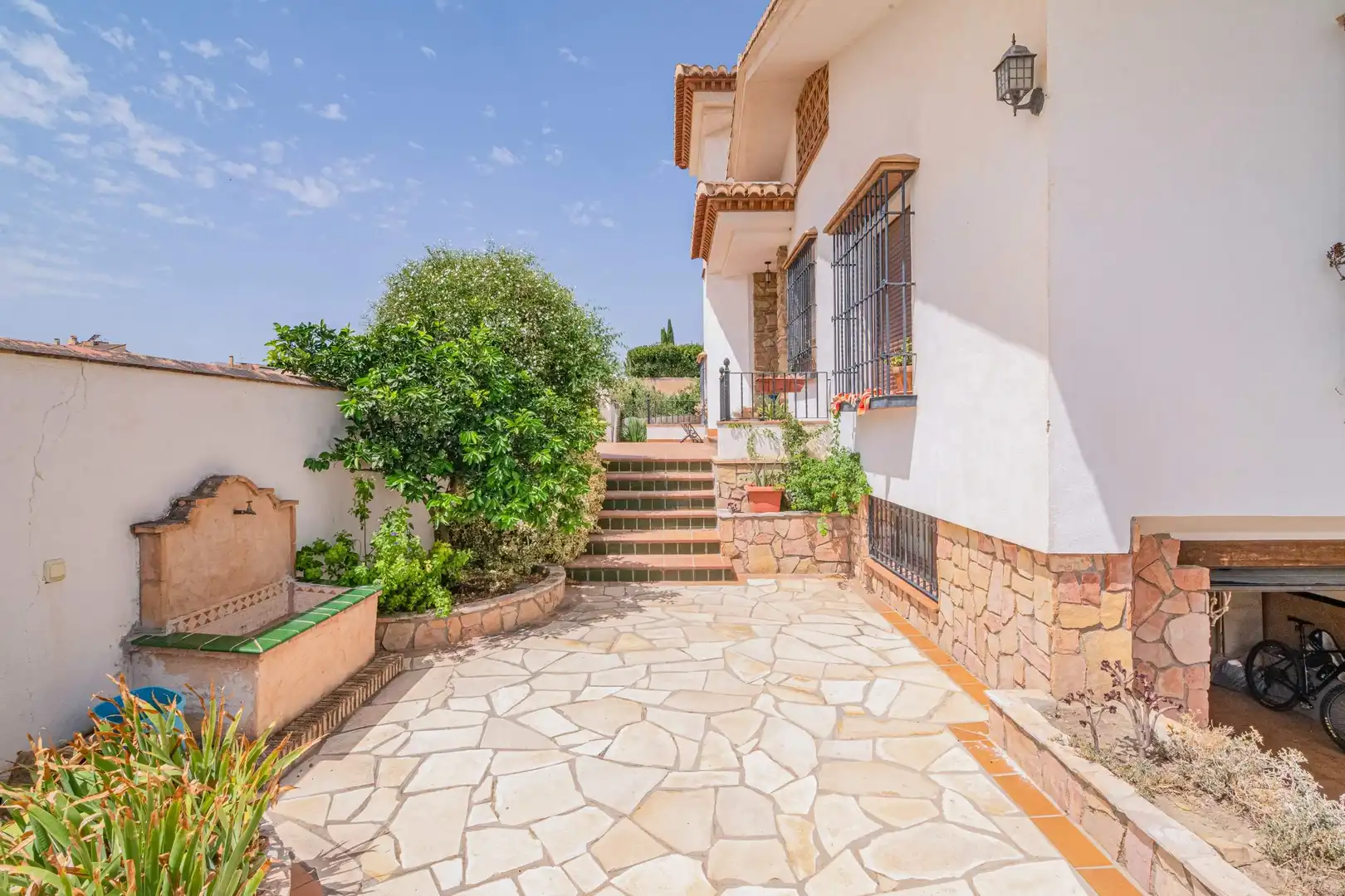 Vista exterior de Casa o chalet en venta en Alhendín con Calefacción, Jardín privado y Trastero