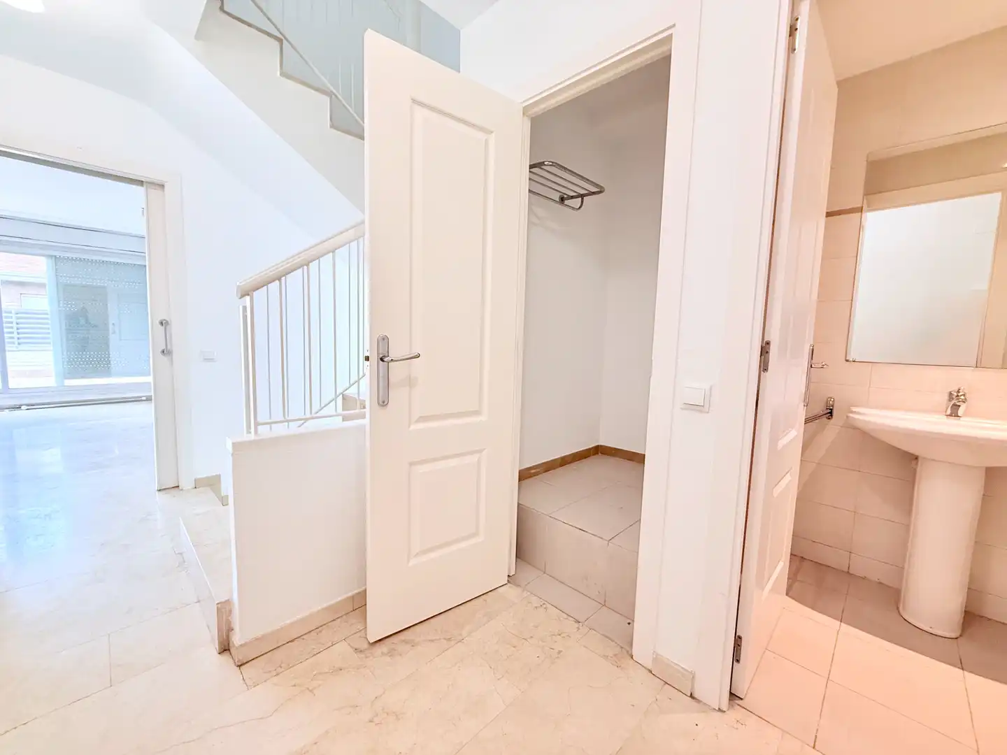 Casa adosada de alquiler en Sant Feliu de Llobregat con Aire acondicionado, Calefacción y Jardín privado