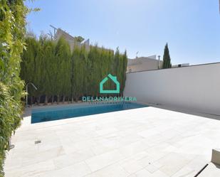 Swimming pool of Single-family semi-detached for sale in Alcalá de Henares  with Air Conditioner, Heating and Private garden