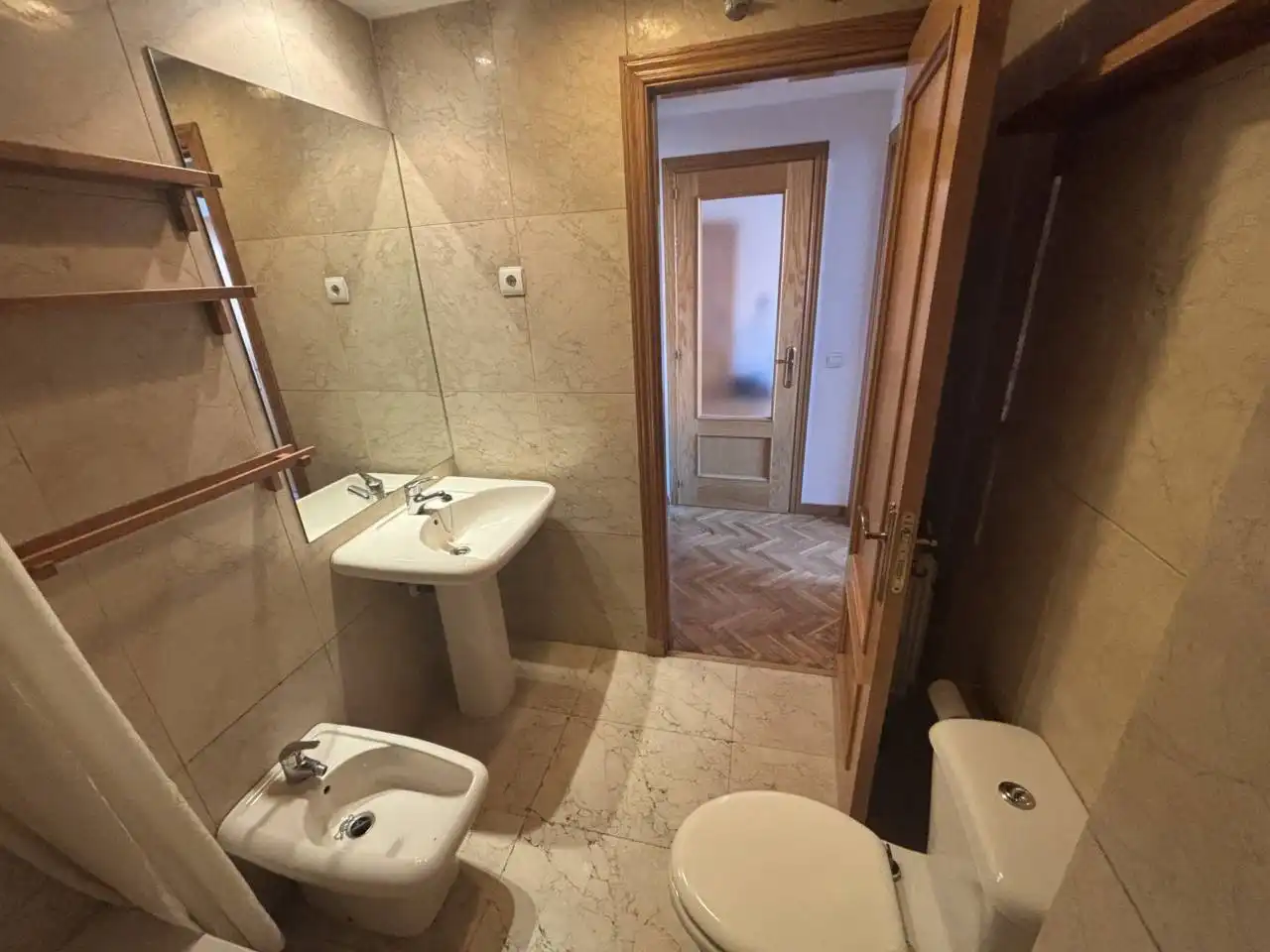 Baño de Piso de alquiler en Madrid con Parquet