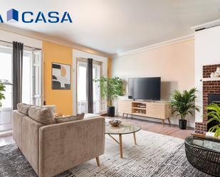 Living room of Flat for sale in  Madrid Capital  with Heating, Storage room and Balcony