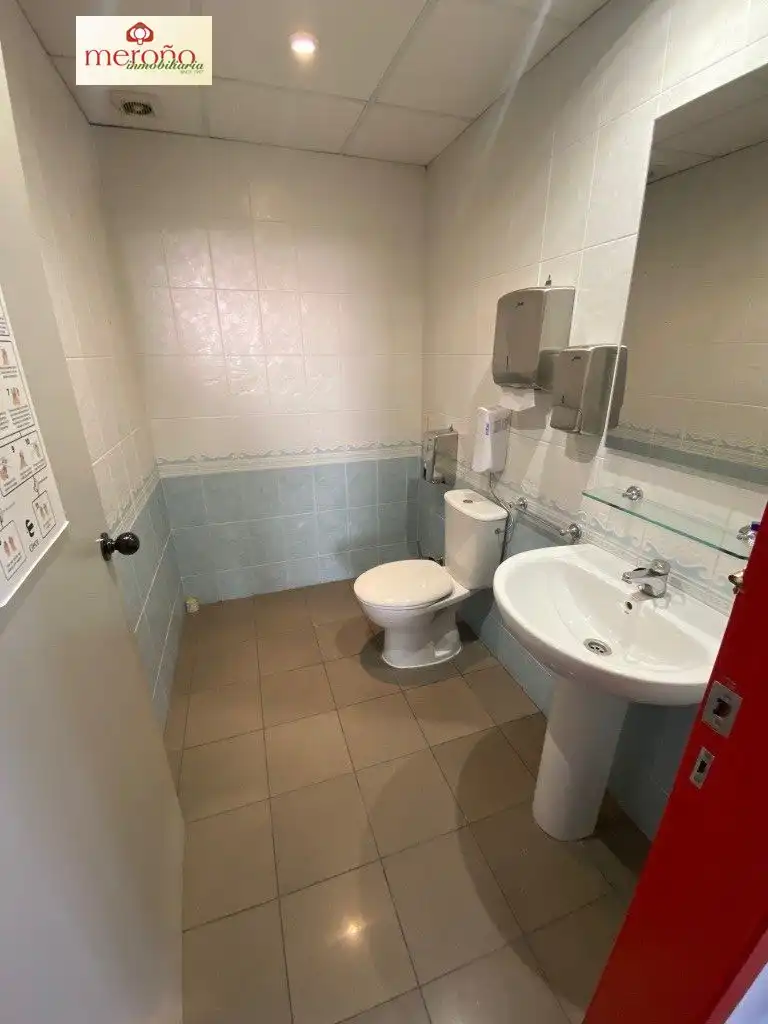 Baño de Nave industrial en venta en Elche / Elx