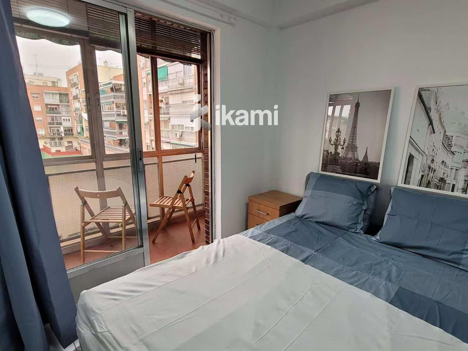 Dormitori de Pis de lloguer en  Madrid Capital amb Aire condicionat, Moblat i Internet