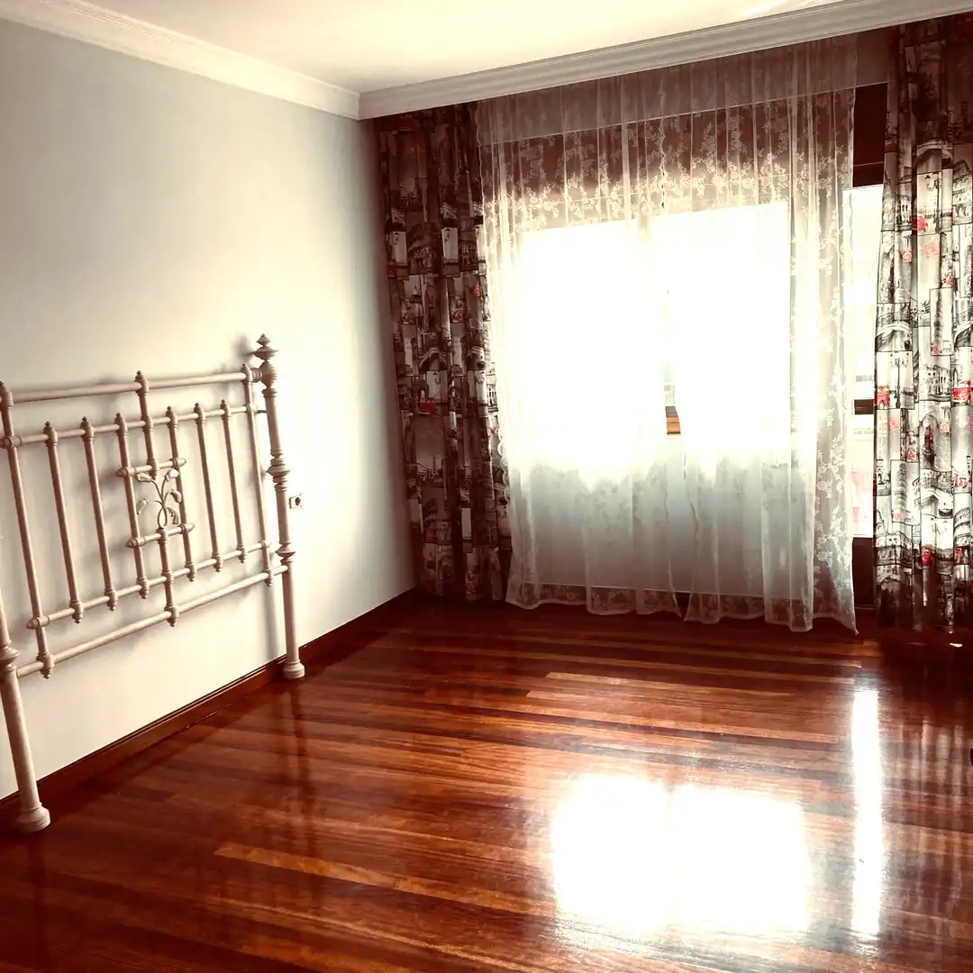 Schlafzimmer von Wohnung zur Miete in Vigo 