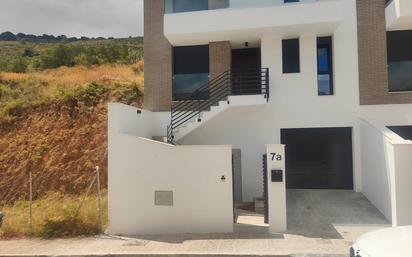 Exterior view of House or chalet for sale in Antequera  with Terrace and Swimming Pool