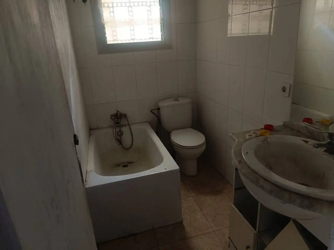 Bathroom of Flat for sale in Sabadell