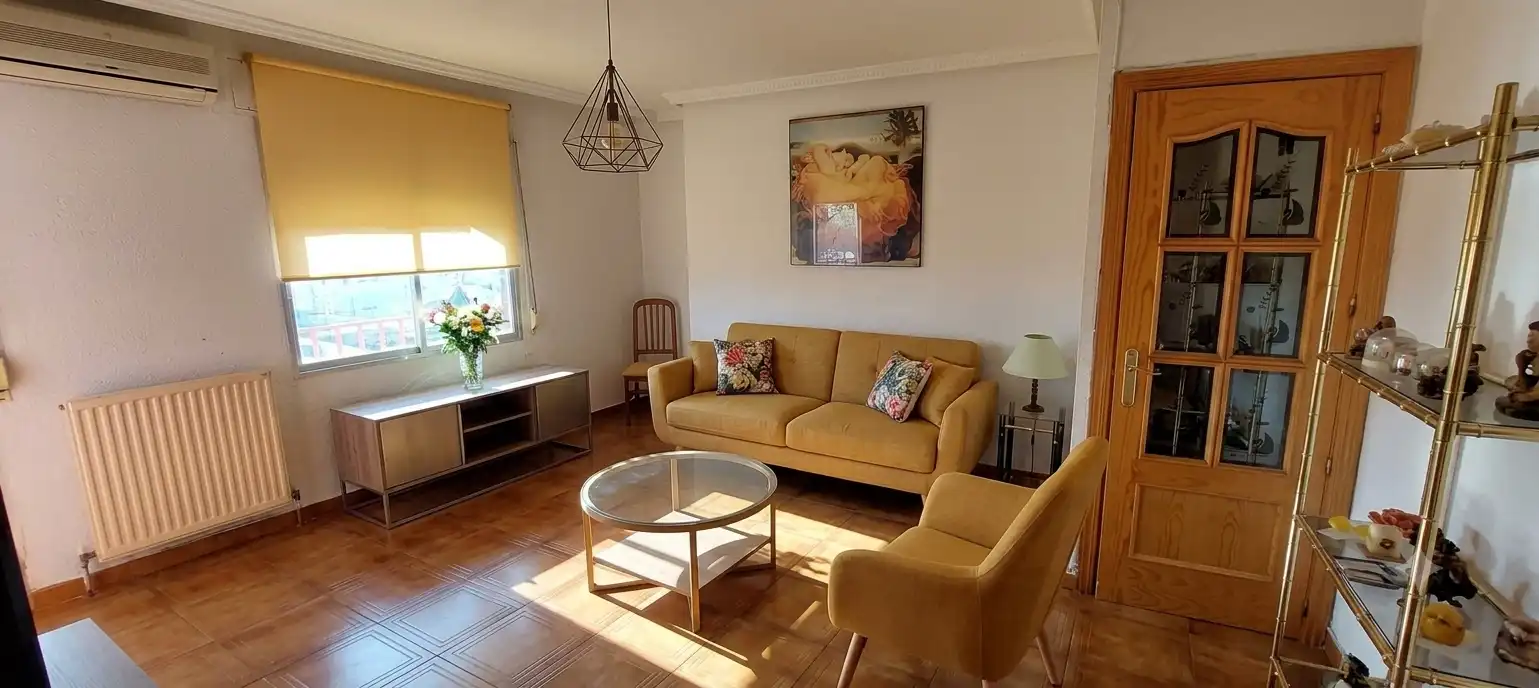 Wohnzimmer von Wohnung zum Verkauf in Toledo mit Klimaanlage, Heizung und Möbliert