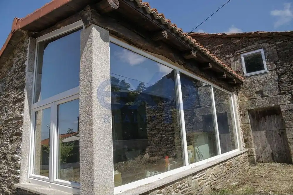 Außenansicht von Country house zum Verkauf in Touro mit Privatgarten und Terrasse