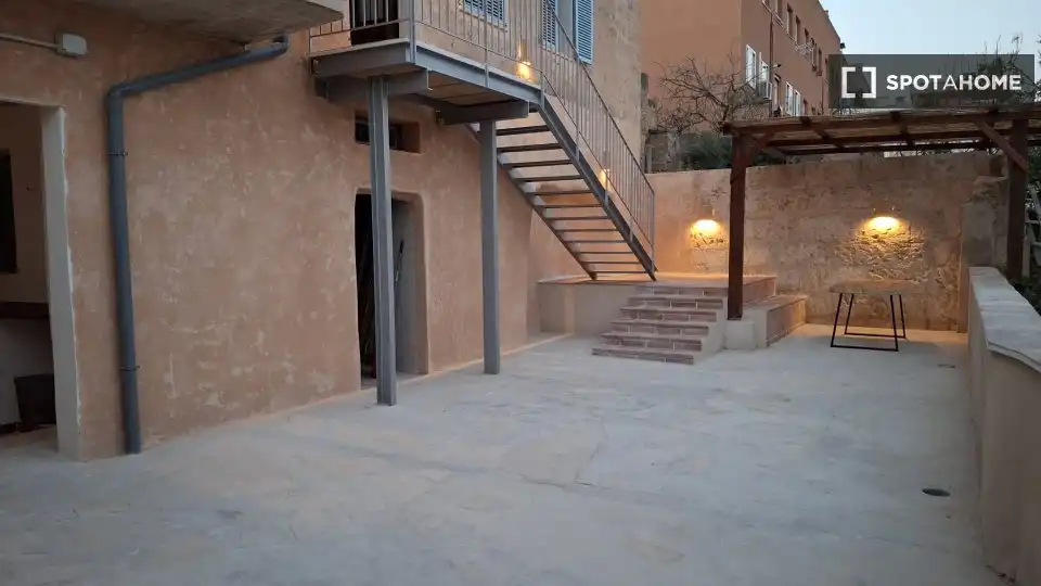 Terraza de Piso para compartir en  Palma de Mallorca con Aire acondicionado, Calefacción y Amueblado
