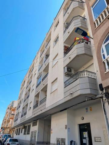 Piso en Venta en Calle San Emigdio, 27 en El Molino