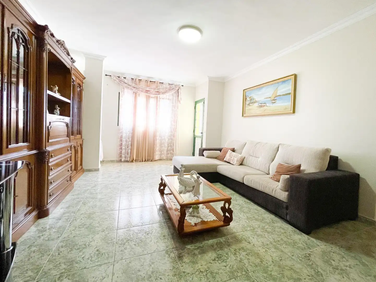 Sala de estar de Casa o chalet en venta en Granadilla de Abona con Jardín privado, Terraza y Amueblado