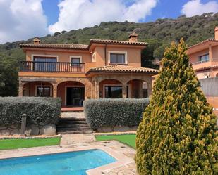 Vista exterior de Casa o xalet en venda en Argentona amb Aire condicionat, Calefacció i Jardí privat