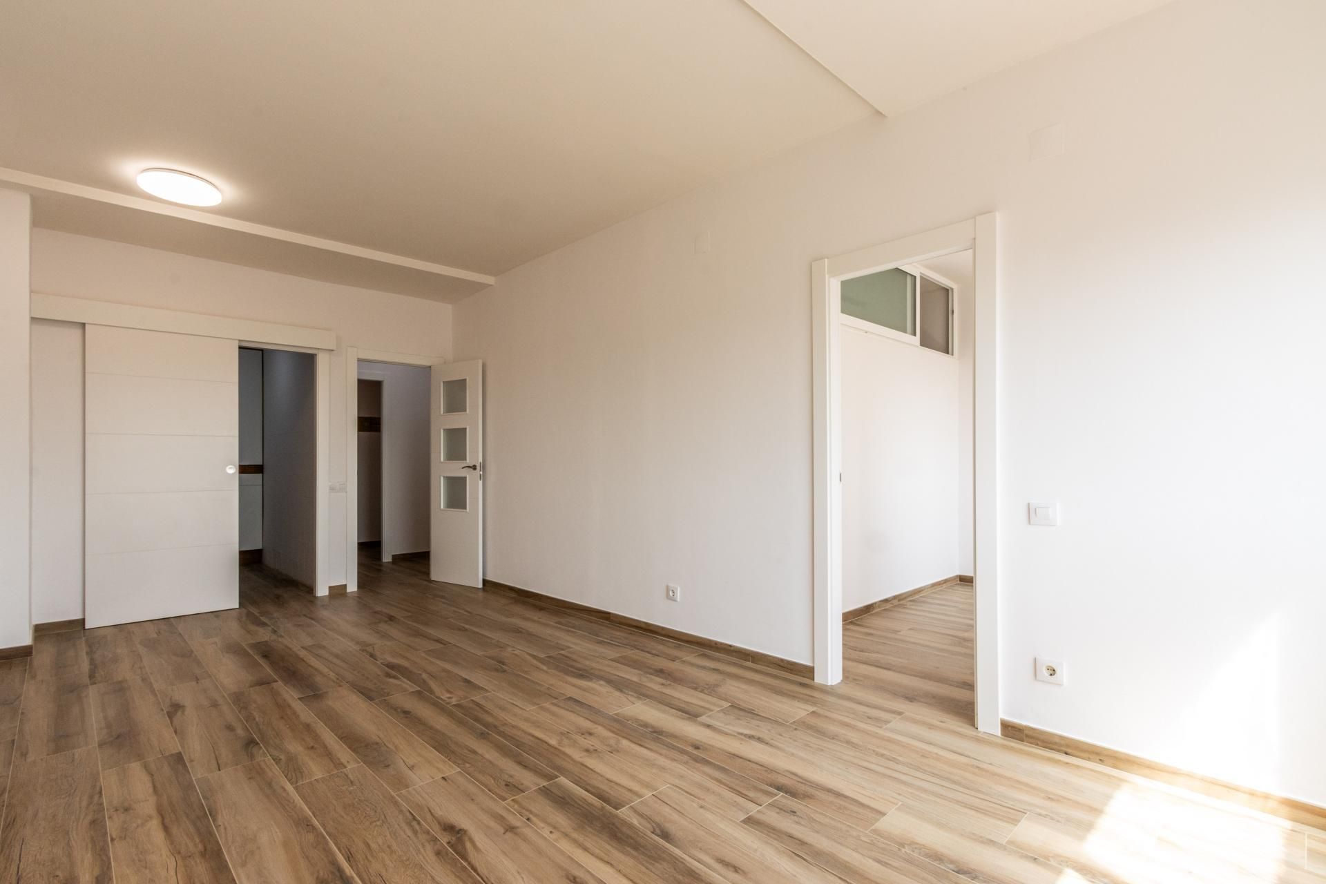 Flat for sale in Sabadell  with Heating