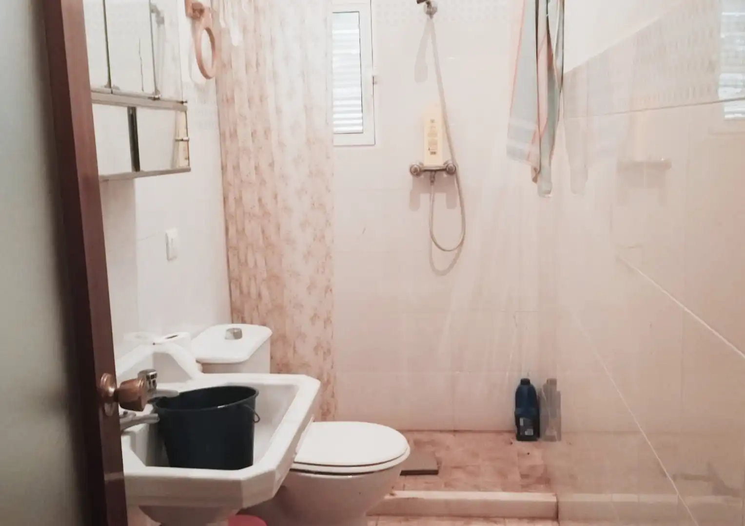 Baño de Finca rústica en venta en La Palma del Condado con Jardín privado, Terraza y Trastero