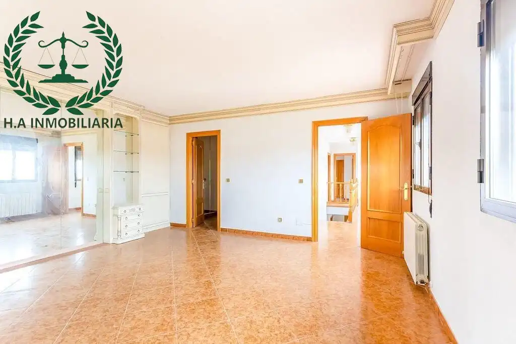 Houses for sale in Pedrezuela  with Air Conditioner, Heating and Terrace