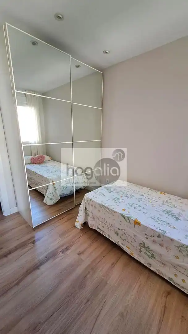 Habitación de Piso de alquiler en Sevilla con Aire acondicionado, Amueblado y Balcón