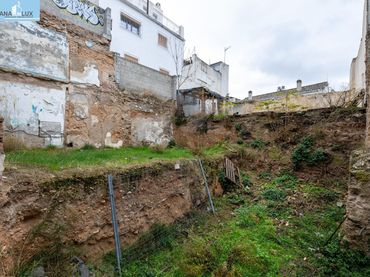 Residential land for sale in Calle Alta de Cartuja 8