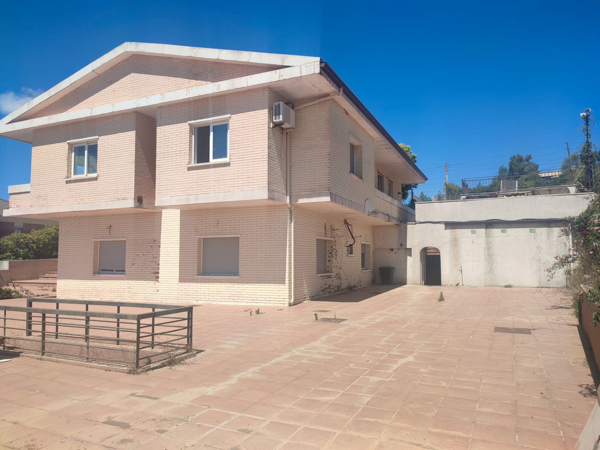 Vista exterior de Casa o xalet en venda en Olesa de Bonesvalls amb Jardí privat, Parquet i Terrassa