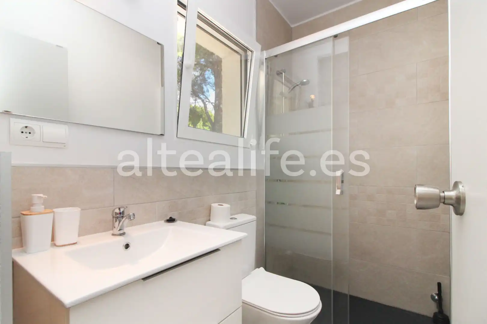 Bany de Casa o xalet en venda en Altea amb Aire condicionat, Jardí privat i Terrassa