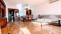 Living room of Flat to rent in  Madrid Capital  with Air Conditioner, Heating and Parquet flooring