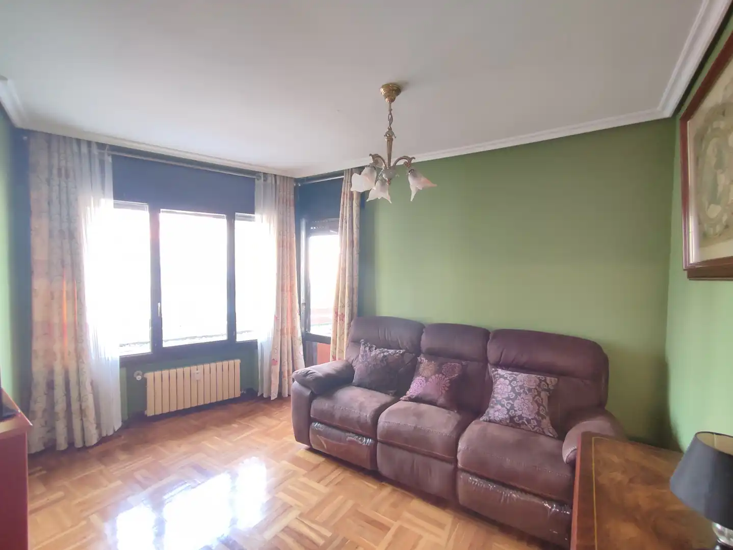 Sala de estar de Piso de alquiler en Gijón  con Calefacción, Parquet y Amueblado