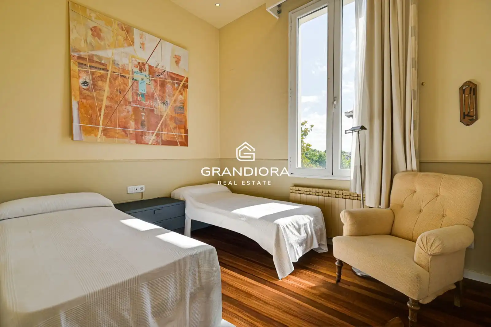 Bedroom of Houses for sale in El Masnou  with Air Conditioner, Terrace and Swimming Pool