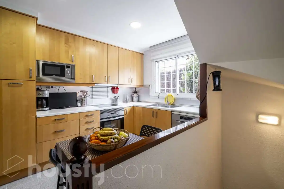 Cocina de Casa o chalet en venta en Barcelona con Aire acondicionado, Calefacción y Jardín privado