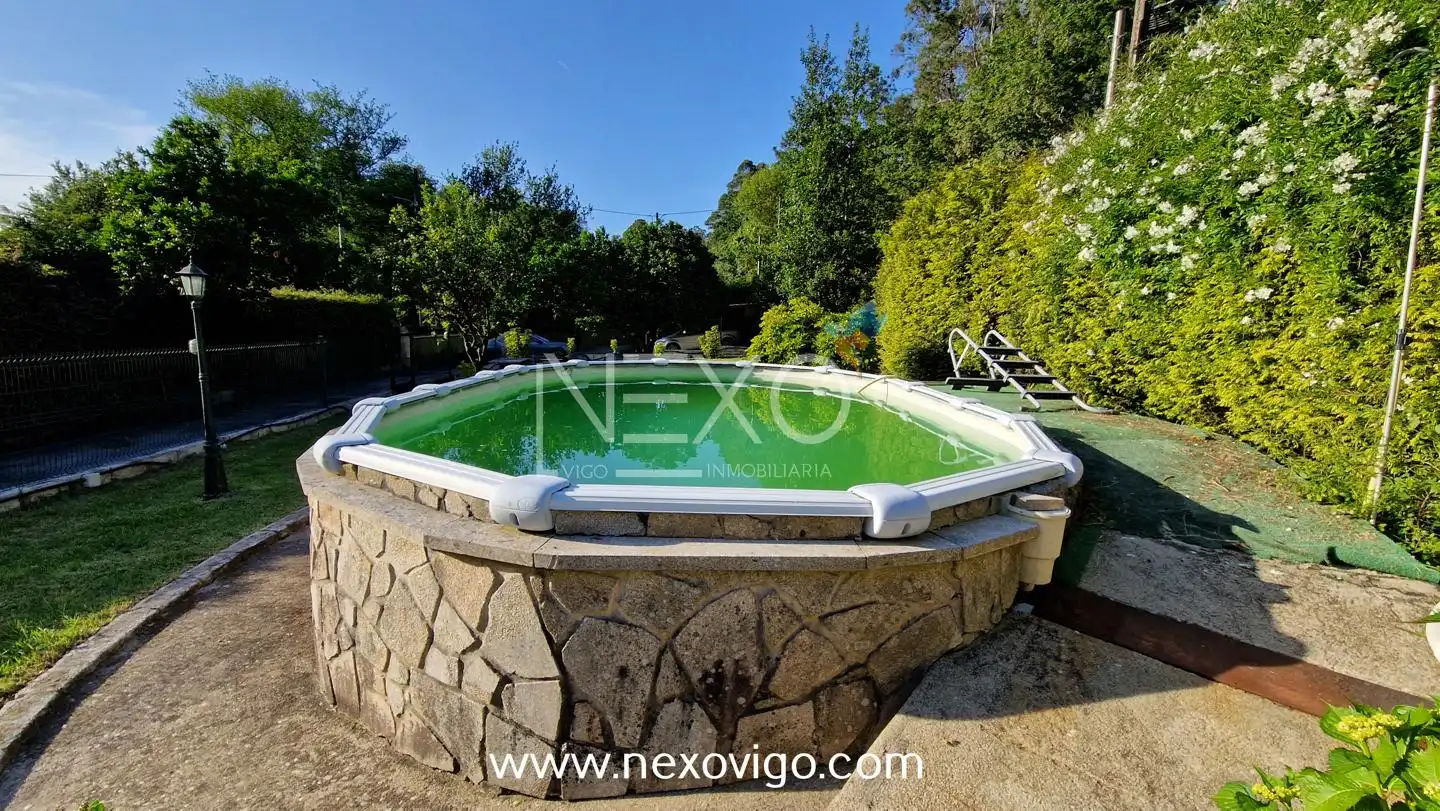 Piscina de Casa o chalet en venta en Cangas  con Calefacción, Jardín privado y Piscina