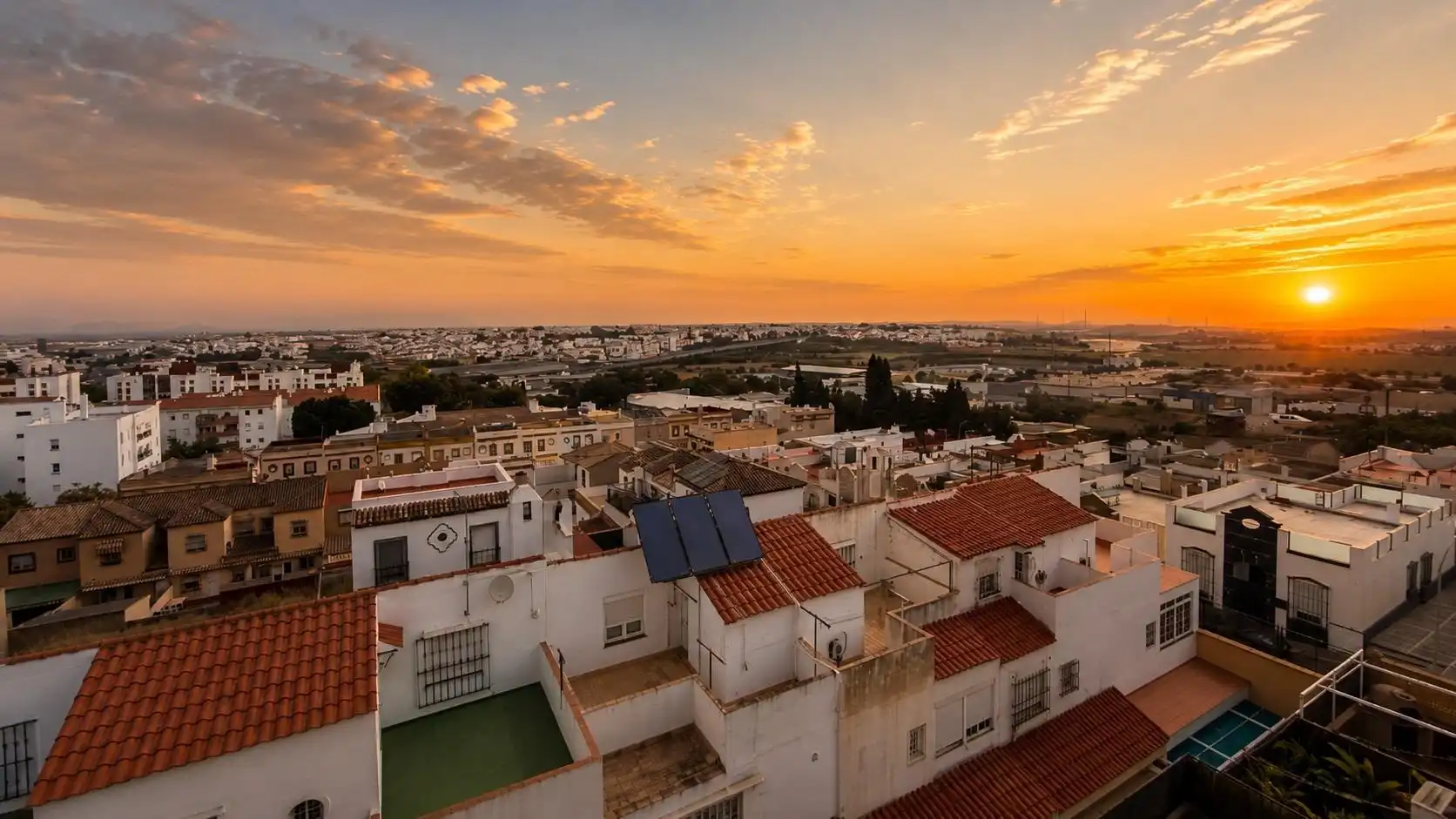 Vista exterior de Casa adosada en venta en Chiclana de la Frontera con Jardín privado, Terraza y Trastero