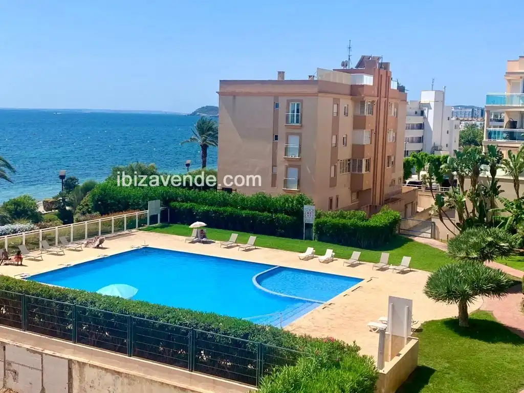 Pis amb piscina de lloguer a den Bossa