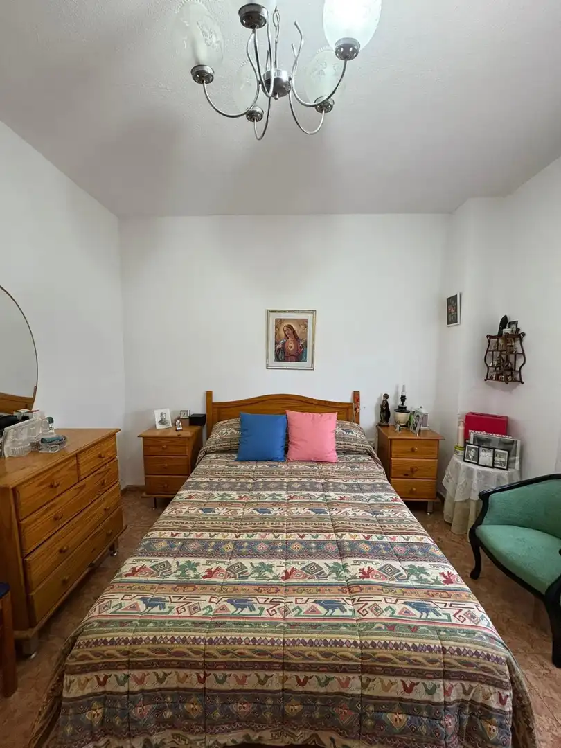 Habitación de Casa o chalet en venta en Castellón de la Plana / Castelló de la Plana con Jardín privado y Piscina comunitaria