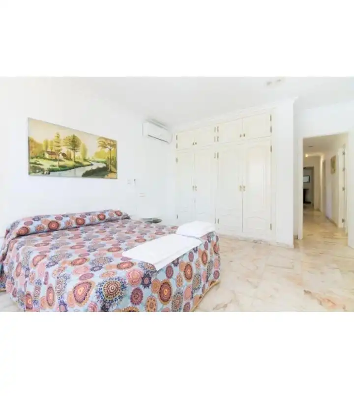 Dormitori de Apartament en venda en Benidorm amb Aire condicionat, Terrassa i Moblat